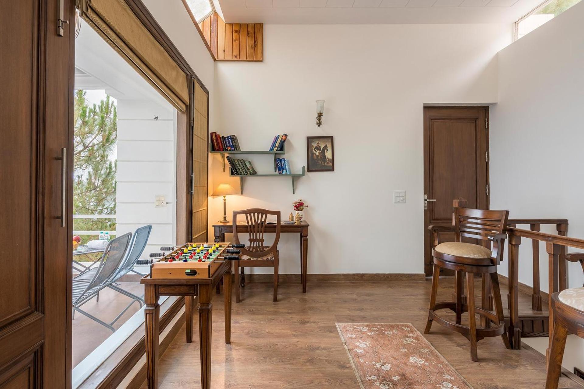 Stayvista At Bellevue With Outdoor Jacuzzi Kasauli Exterior photo